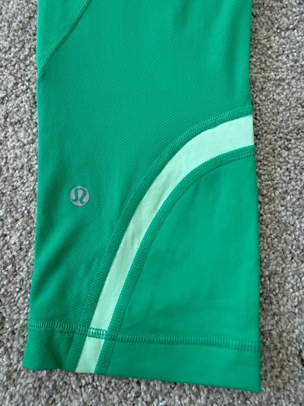 Lululemon green capri leggings